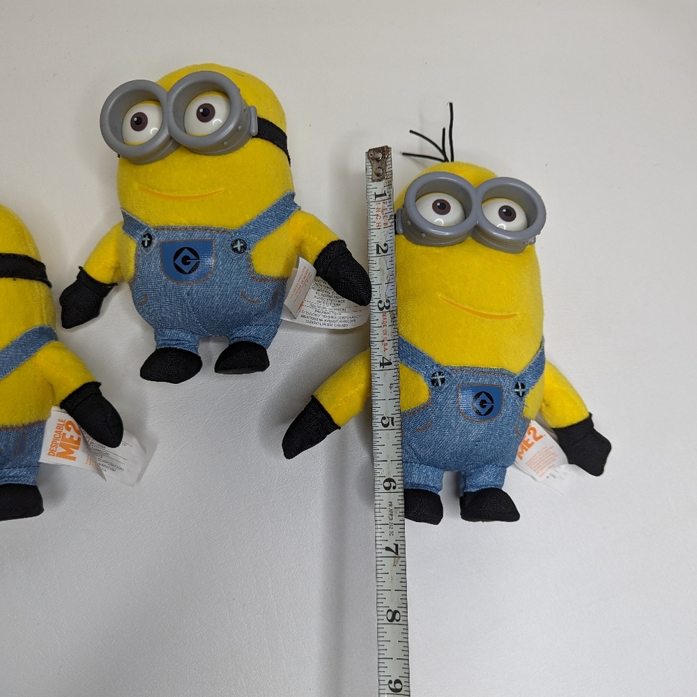 Minions Plush Set - Picture 2 of 6